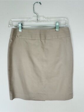 Banana Republic Tan Women's Skirt- Business Professional - Size 2P